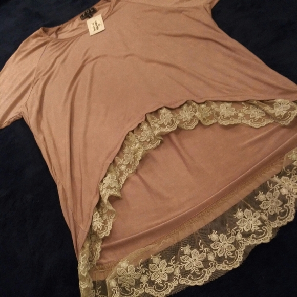 POL Distressed Pinkish Tan Tunic with Lace - Picture 5 of 10
